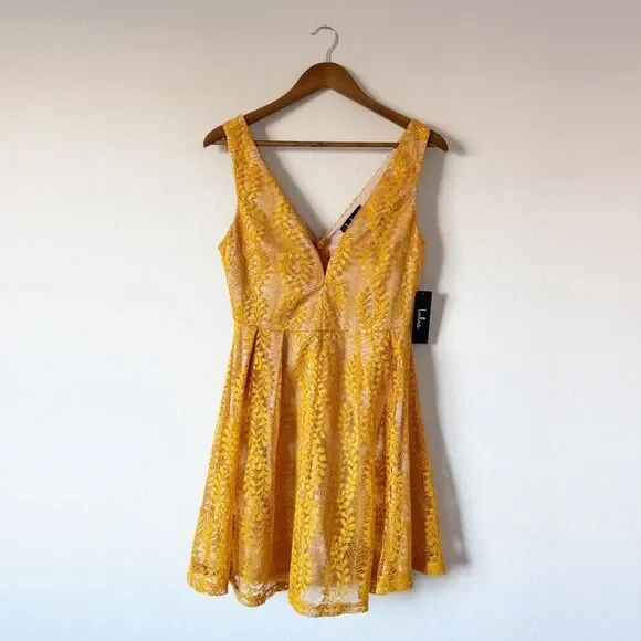 NWT Lulus All of My Heart Yellow Lace Skater Dress Size S - Picture 2 of 13